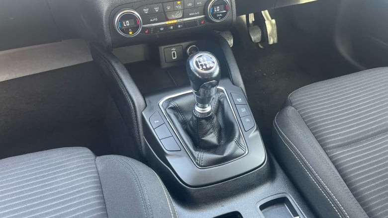 Ford Focus 1.0 EcoBoost 125 Titanium 5dr Petrol Estate